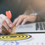 Mașina uitată în curte: ce verifici înainte să o scoți la drum