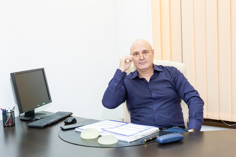 Blefaroplastia și costurile sale: Investiția într-o privire tânără