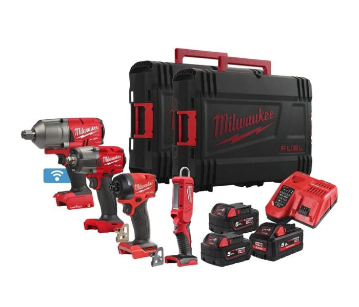 Setul Milwaukee 3 Pistoale Impact M18 și lanterna M18 oferă performanță de vârf și fiabilitate într-un pachet convenabil la Toolsboxservices