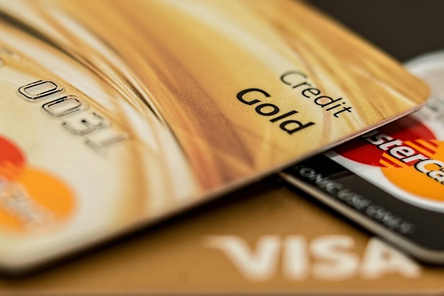 Card de credit: care este suma maximă pe care o poți obține pentru cumpărături de orice tip?