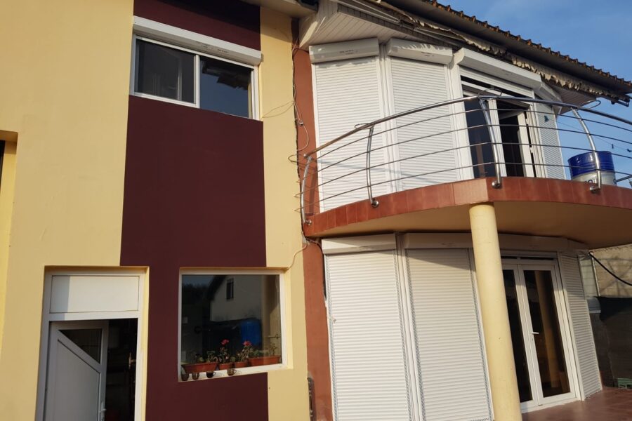 Rulouri pentru geamuri exterioare: soluția practică oferită de  V Shades